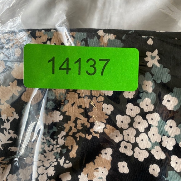 RW & Co. NWT Women's 1/4 Zip Black Floral Print Midi Skirt Size 8 - Picture 11 of 11